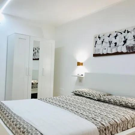 Apartament Isabel House *